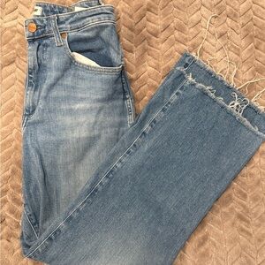 Stylish Blue Women's Wrangler CROPPED Jeans